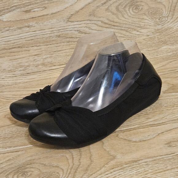 BareTraps Memory Foam Women’s Marcel Faux Leather Fabric Comfort Shoes Size 9M - Picture 1 of 8